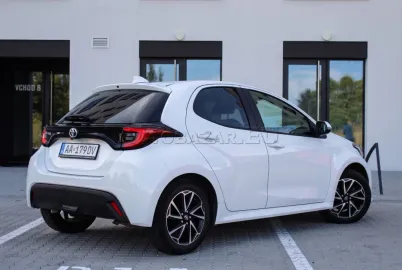Car image 5