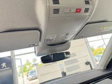 Car image 33