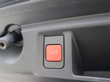 Car image 36