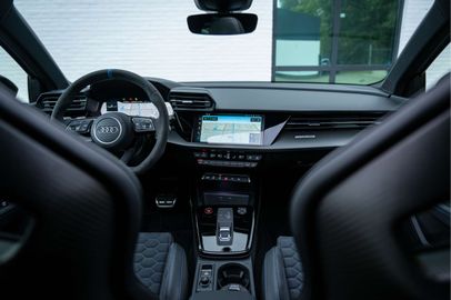 Car image 37