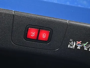 Car image 33