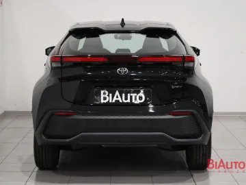 Car image 4
