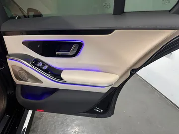 Car image 27