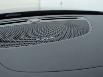 Car image 37