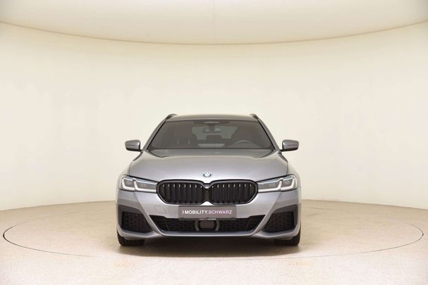 BMW 530d Touring xDrive 210 kW image number 2