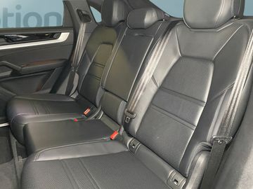 Car image 29
