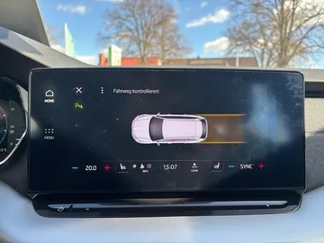 Car image 32