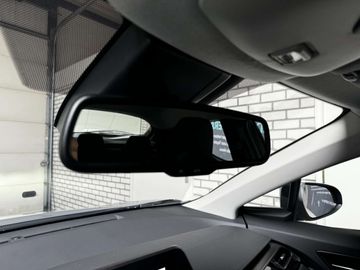 Car image 33