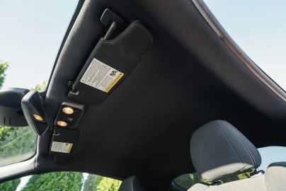 Car image 32