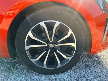 Car image 32