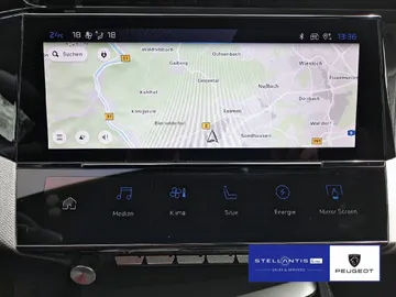 Car image 19