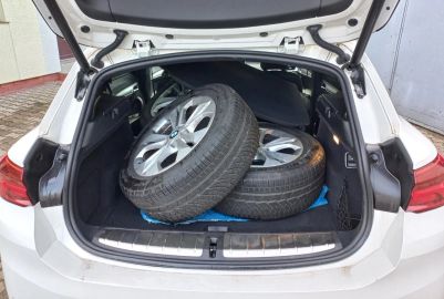 Car image 30