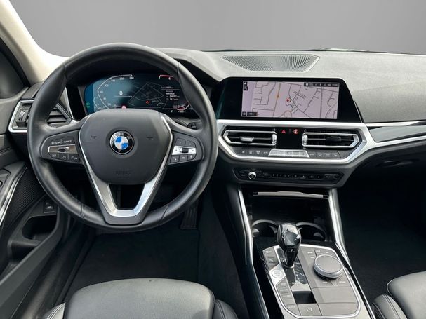 BMW 330i Touring xDrive 190 kW image number 7