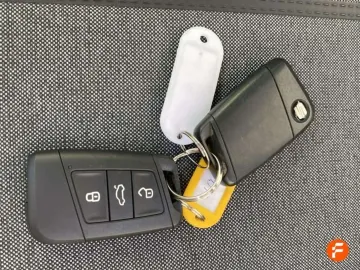 Car image 36