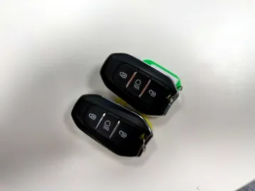 Car image 32