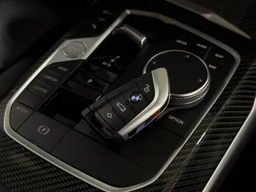 Car image 34