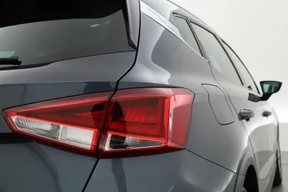 Car image 27