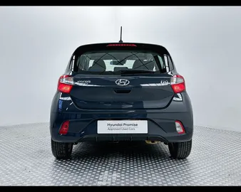 Car image 4