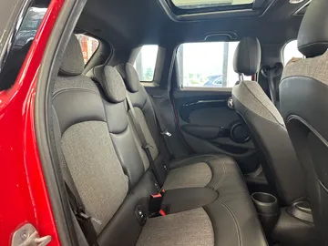 Car image 24