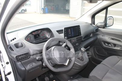 Car image 37