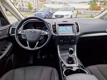 Car image 10