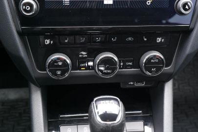 Car image 35