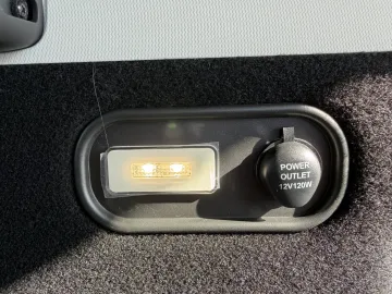 Car image 34