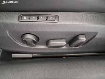 Car image 33