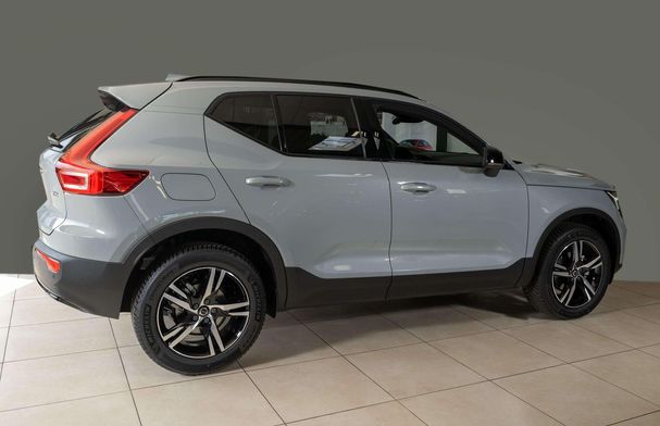 Volvo XC40 T2 Plus Dark 95 kW image number 8