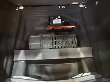 Car image 33