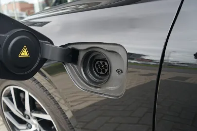 Car image 27