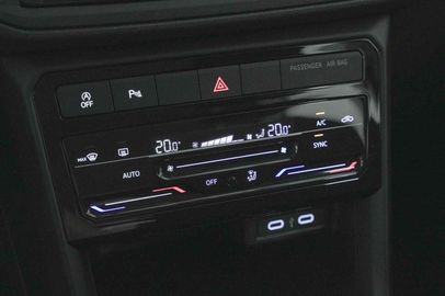 Car image 37