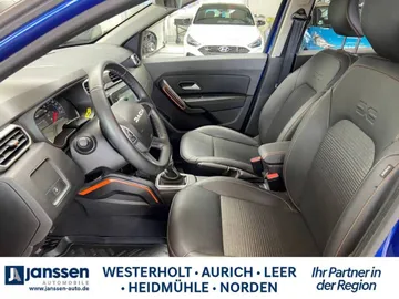 Car image 4
