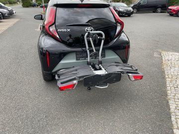 Car image 18