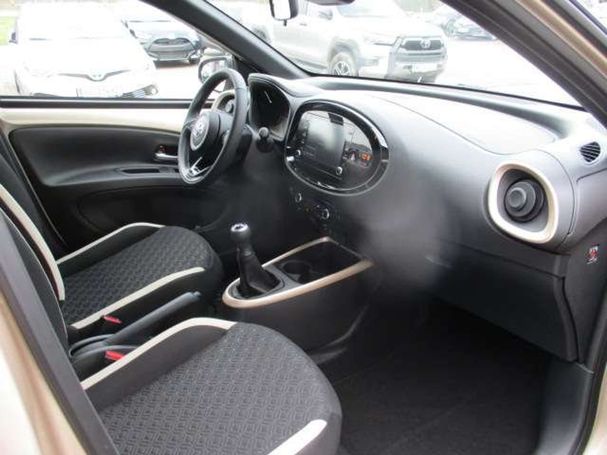 Toyota Aygo X 1.0 VVT-i 53 kW image number 22