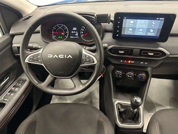 Car image 11