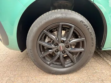 Car image 28