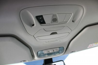 Car image 36