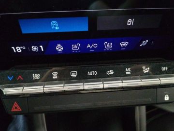 Car image 32