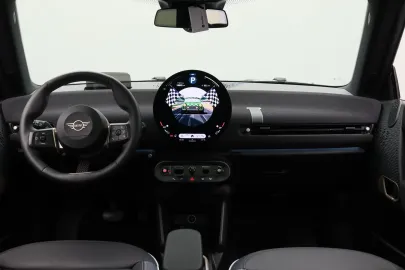 Car image 27