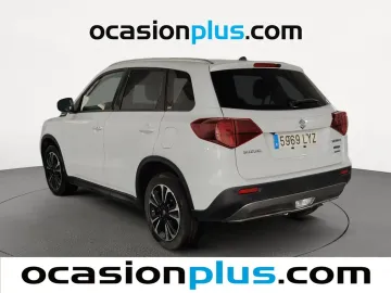 Car image 4