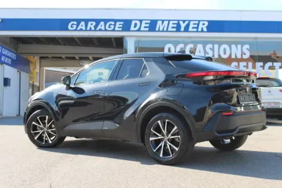 Car image 3
