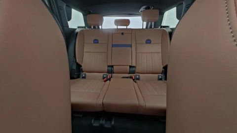 Car image 26