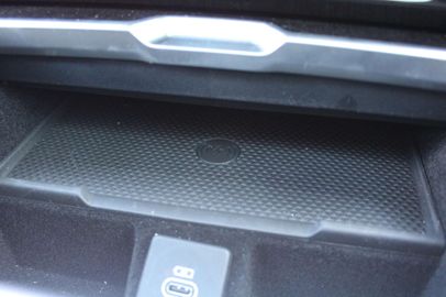 Car image 40