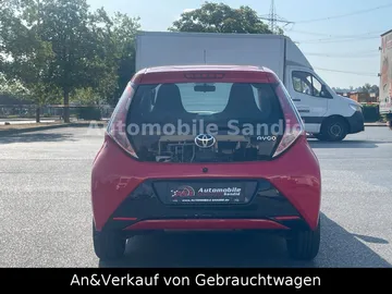 Car image 4