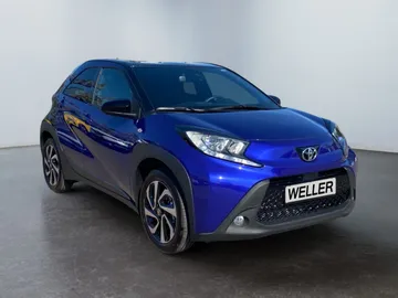 Car image 2