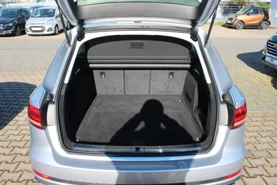 Car image 22