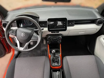 Car image 15