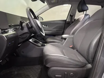 Car image 23