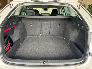 Car image 35